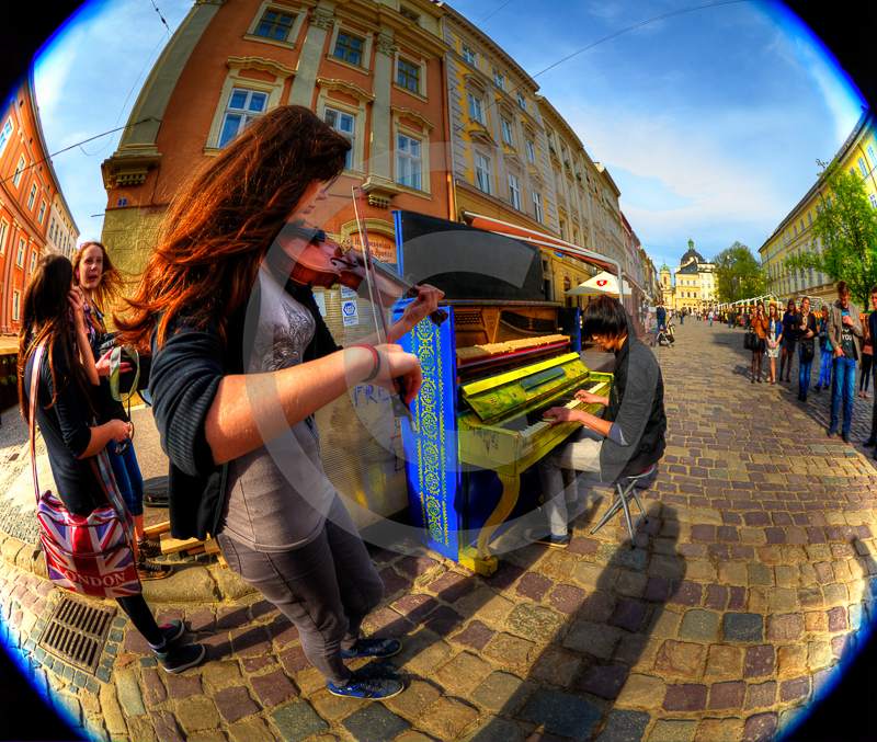 Canon EOS-1D XEF8-15mm f/4L FISHEYE USM11 mm49°50'32